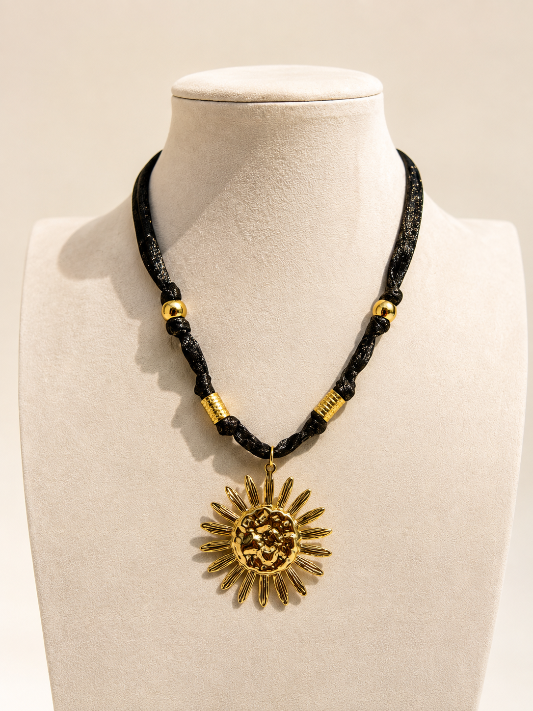 Collier Nina