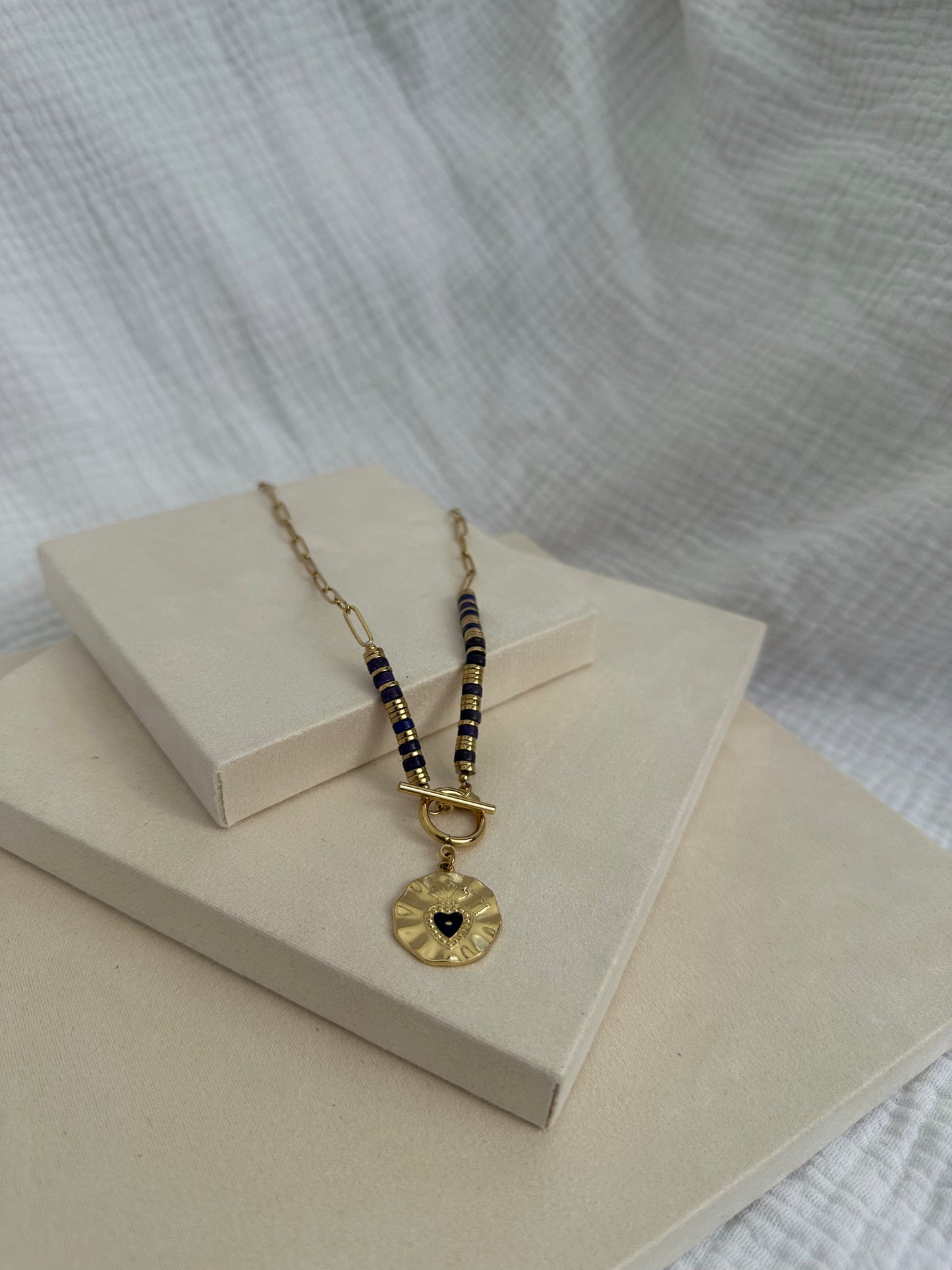 Collier Sarah